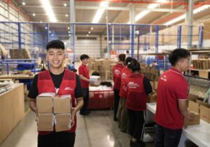 van chuyen san pham cong nghe cao yeu to then chot nang tam trai nghiem nguoi dung 6882dd5641c33