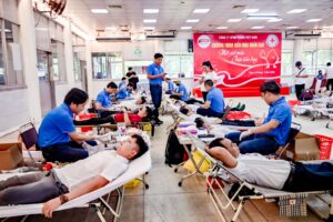 can bo cong nhan vien vedan viet nam tham gia hien mau nhan dao 688c17f6580cd