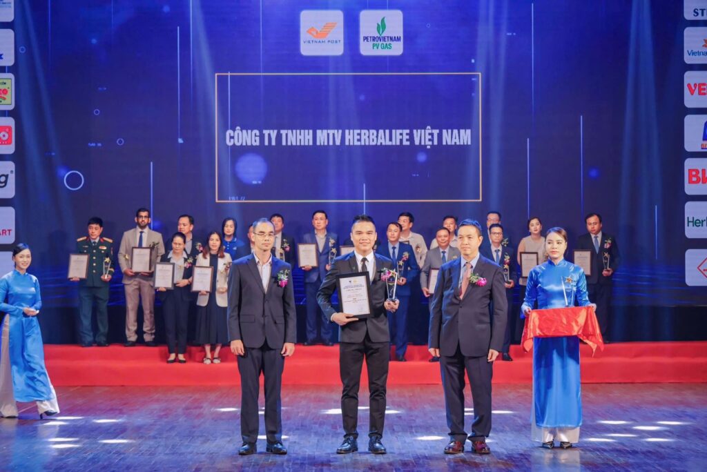 lan thu 2 herbalife viet nam dat chung nhan top 10 nhan hieu noi tieng viet nam 689a9877b4866