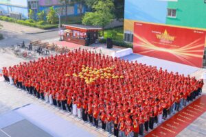 nhan vien samsung tu hao trong ao do sao vang cung viet nam tien buoc 68a12fce3649d