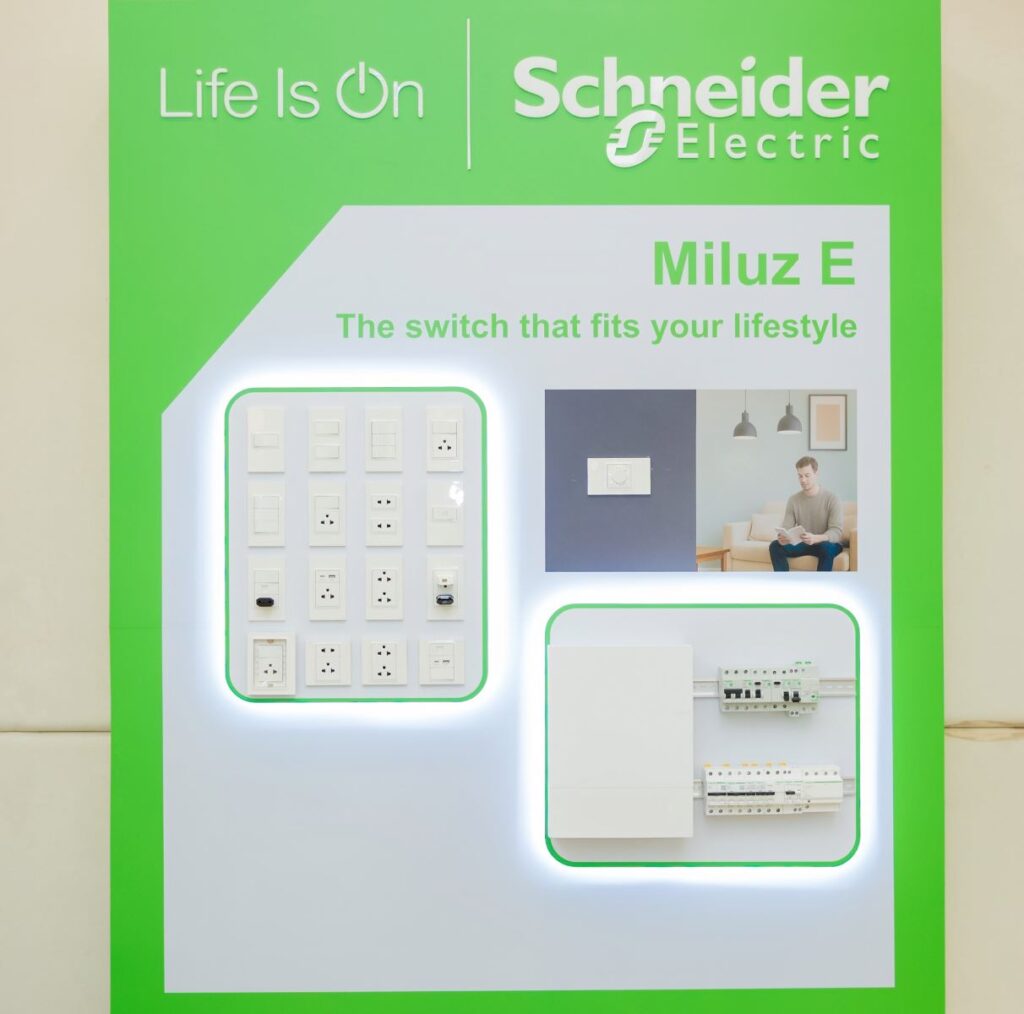 schneider electric ra mat miluz e cong tac o cam moi phu hop moi khong gian song 689e8cf3e8810