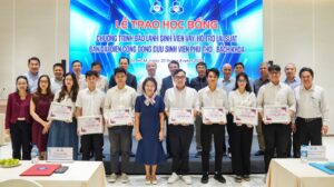 sinh vien dai hoc bach khoa duoc tiep suc tu chuong trinh bao lanh vay hoc phi 68a675bd187df