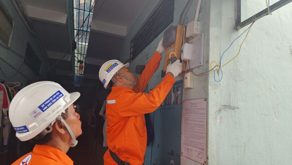 dien luc tp hcm khuyen cao su dung dien an toan khi sac xe dien 68bb9ea562dbf